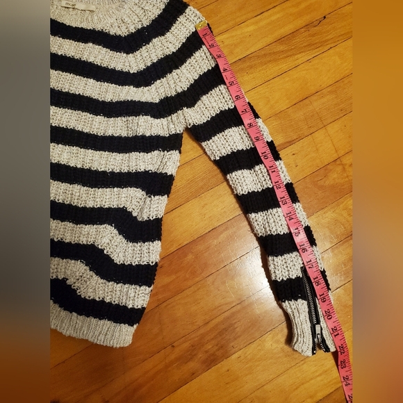 Maje long sleeves knit sweater. Zipper on wrists. Striped. Black and beige. M. - Picture 9 of 9